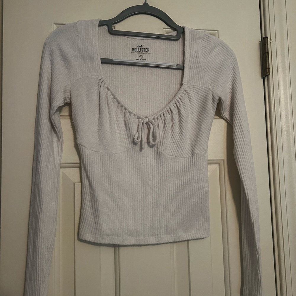Hollister Women's Light Cream Long Sleeve Top